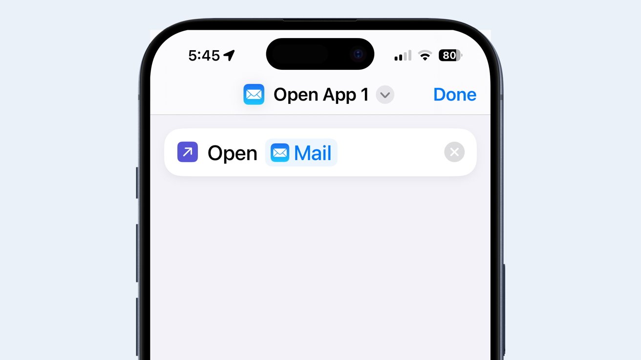 Obrazovka iPhone s ikonami Open App 1 a Mail, zobrazující čas v 5:45, baterii na 80 % a tlačítko Hotovo.