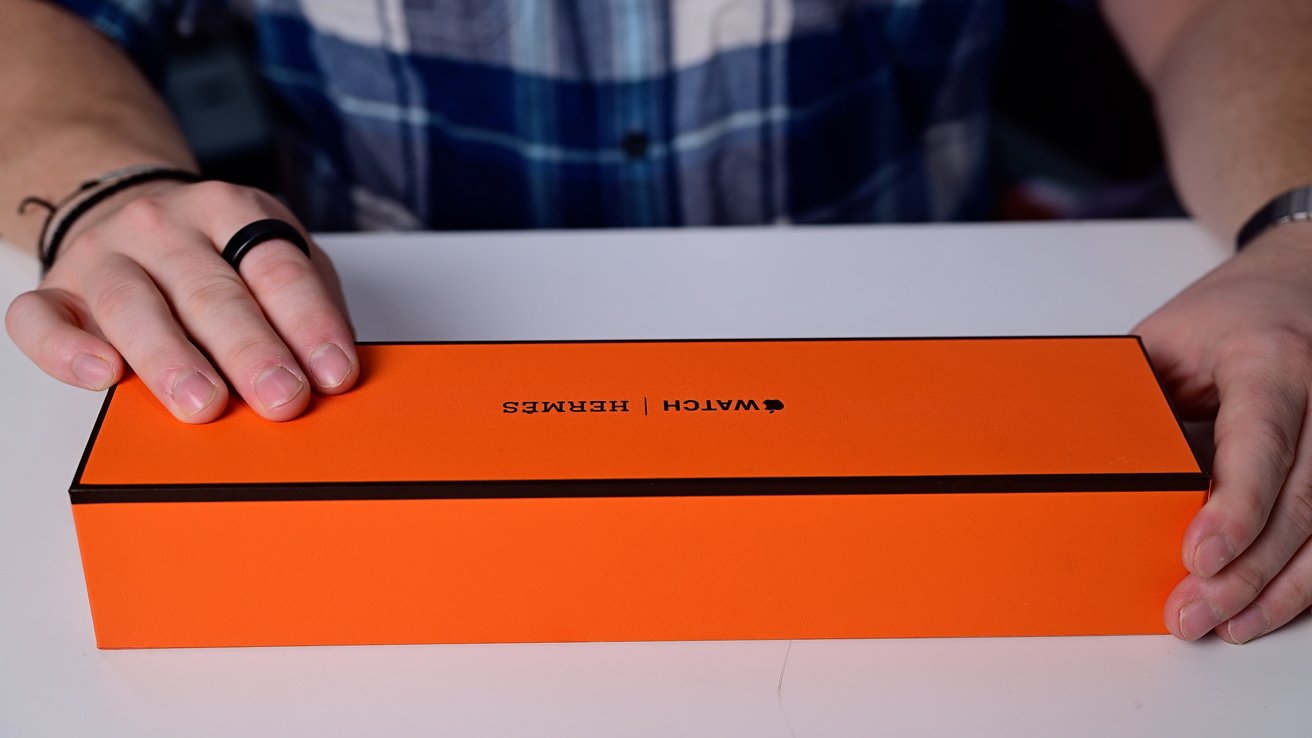 Oranžová krabička Hermes Apple Watch Series 10